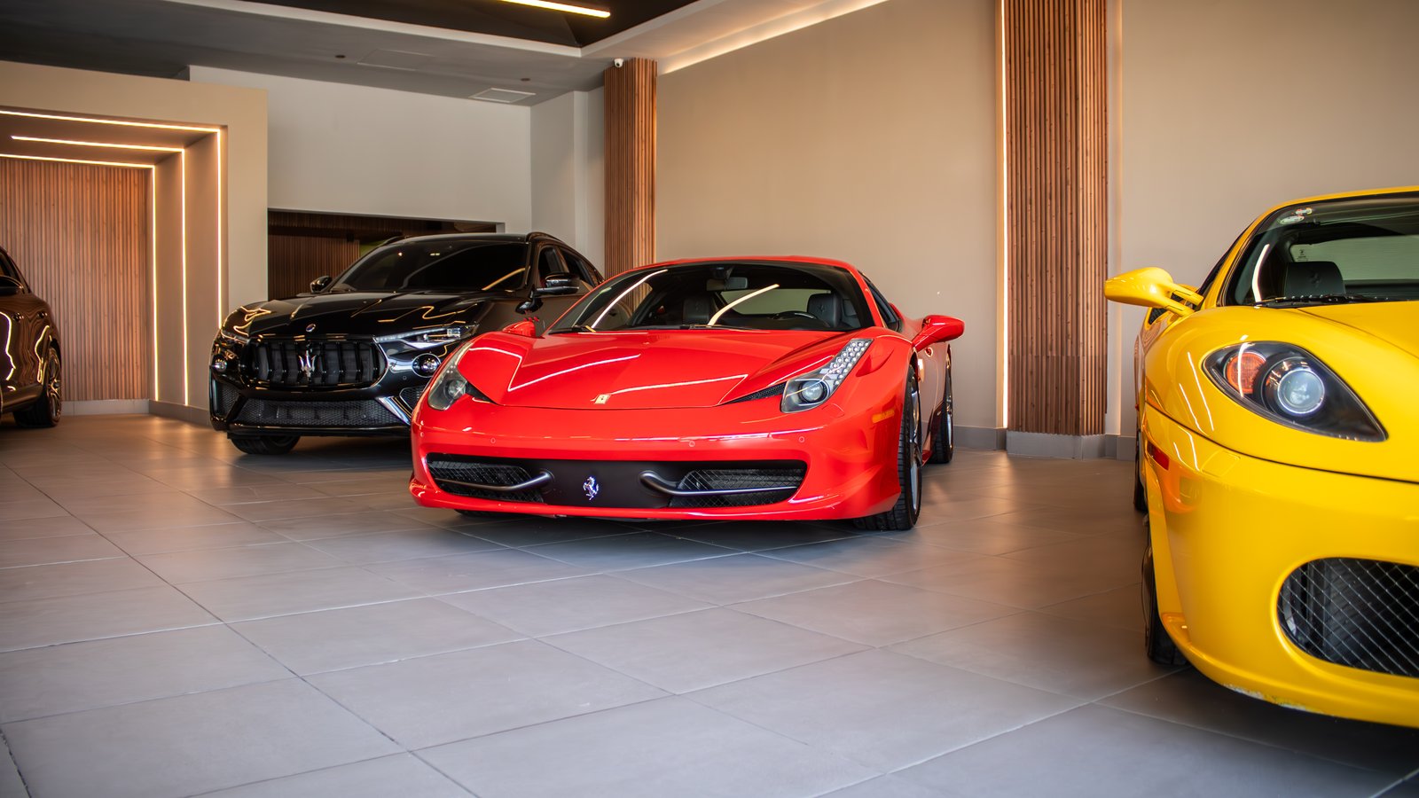 Ferrari y vehículos exóticos
